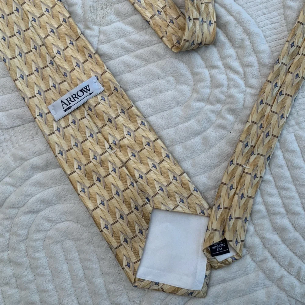 Arrow Gold Silk Patterned Tie
